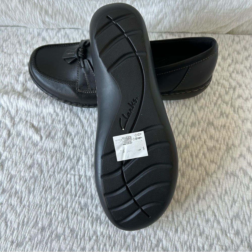 Clarks Collection Size 9 Black Leather Tassel Loafer Flats Ultimate Comforts - Picture 6 of 8